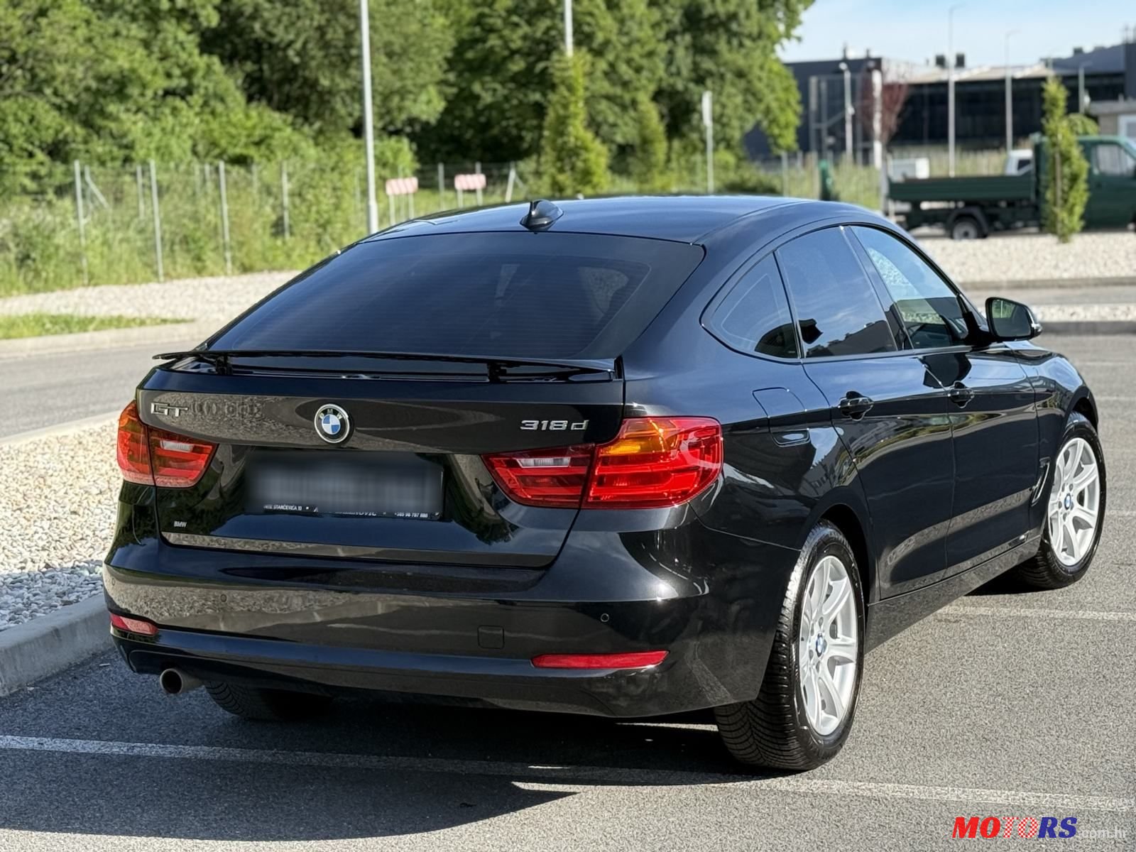 2015' BMW Serija 3 318 D Prestige photo #2