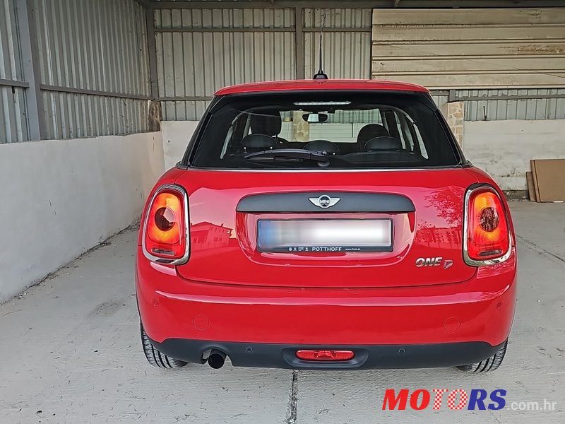 2017' MINI Cooper Diesel F55 photo #4