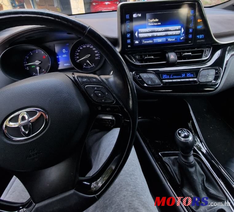 2017' Toyota C-HR 1,2 Turbo photo #3