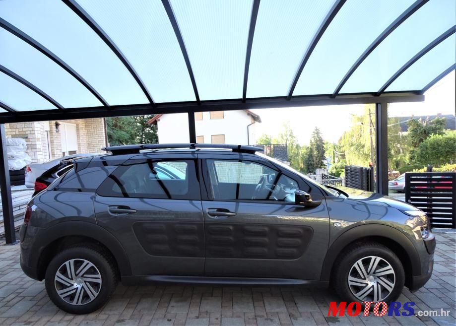 2015' Citroen C4 Cactus photo #6