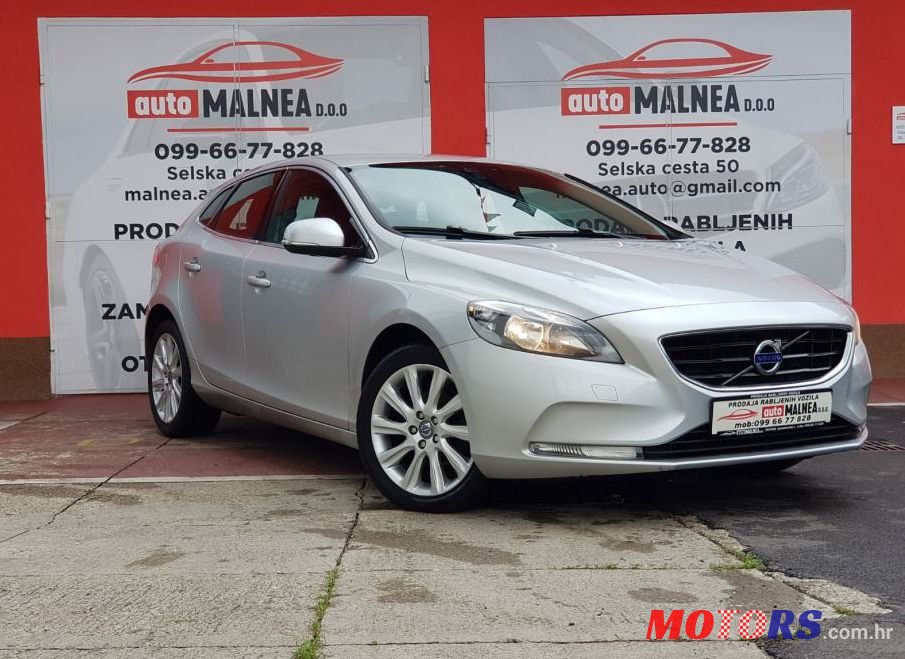 2013' Volvo V40 D2 photo #1