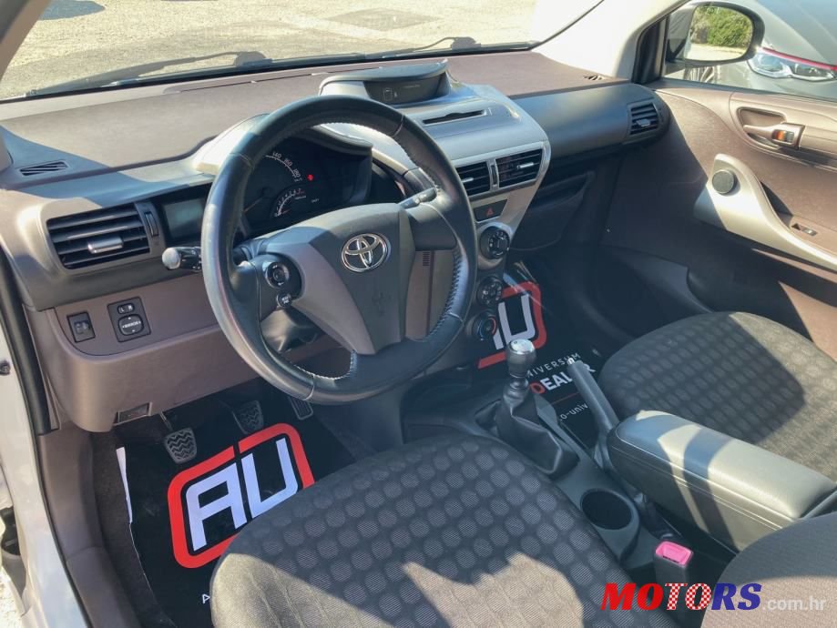 2009' Toyota iQ 1,0 Vvt-I photo #6