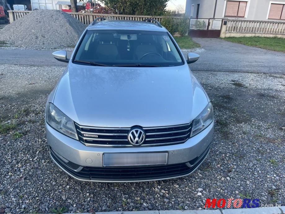 2012' Volkswagen Passat 1,6 Tdi Bmt photo #2