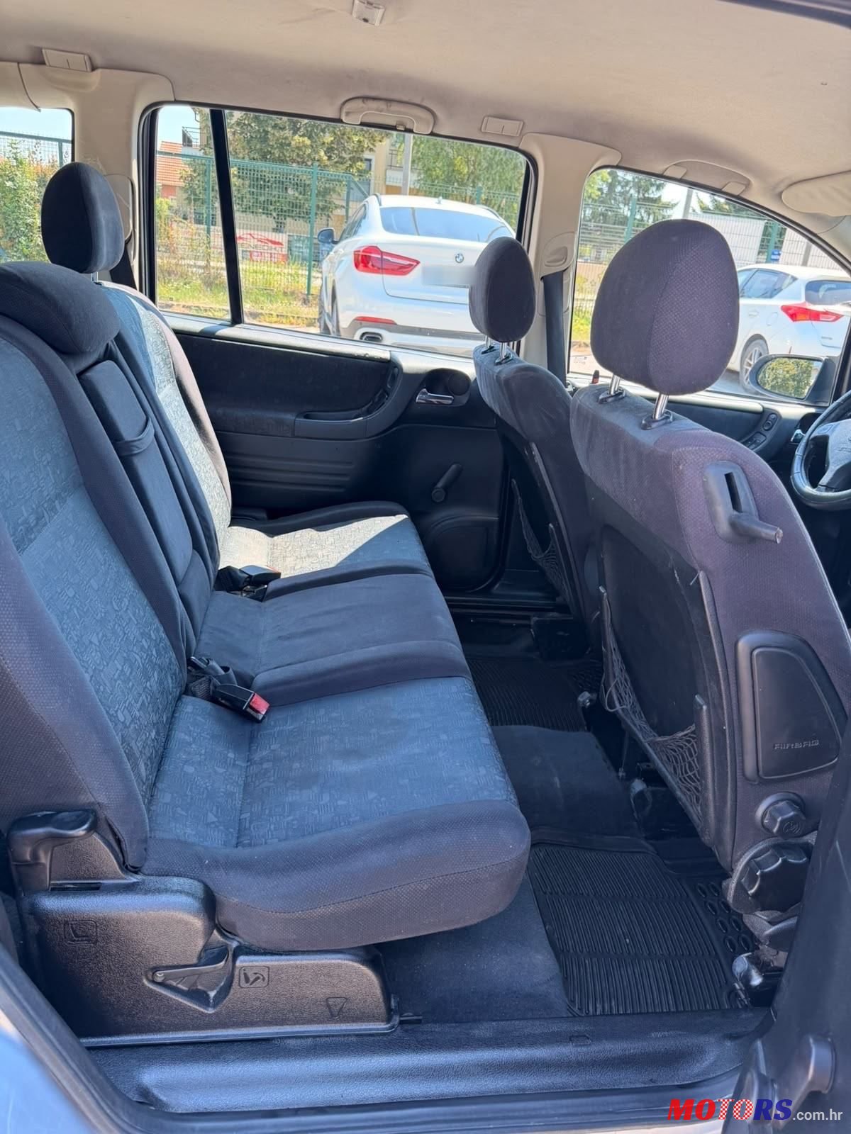 2000' Opel Zafira 1,6 16V photo #6