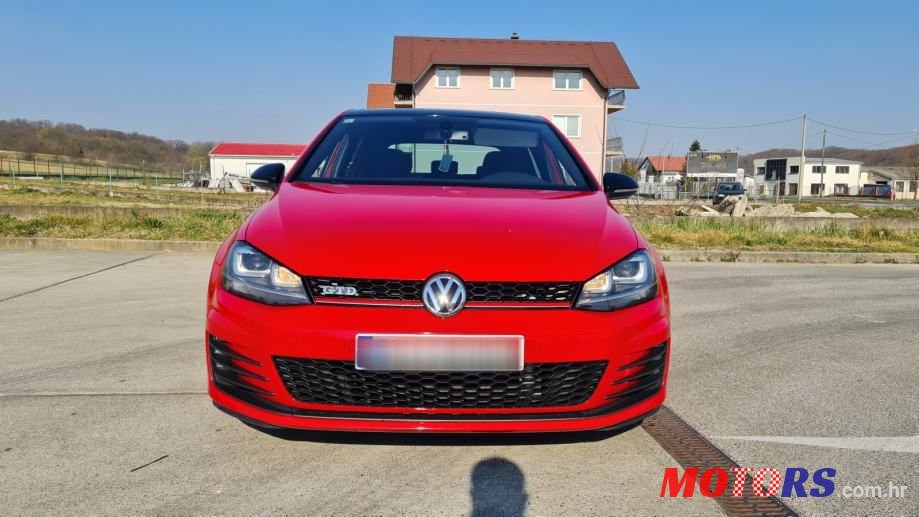 2014' Volkswagen Golf 7 2.0Gtd photo #4