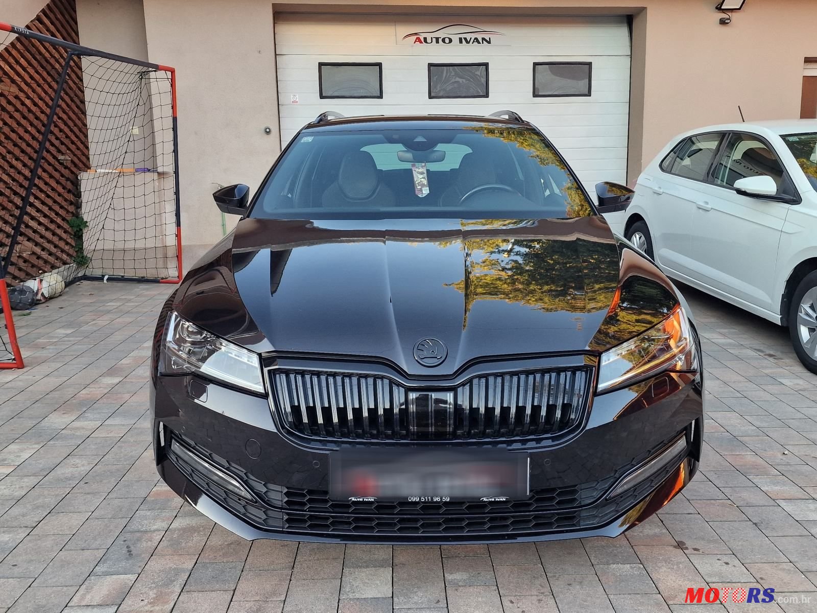 2020' Skoda Superb Combi photo #2