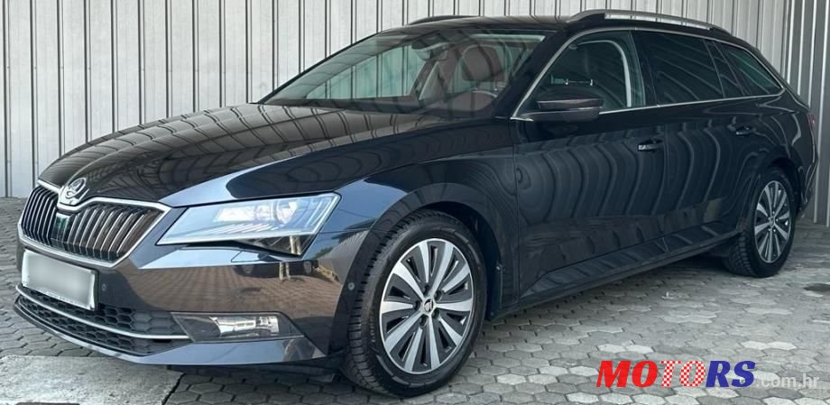 2017' Skoda Superb Combi photo #1
