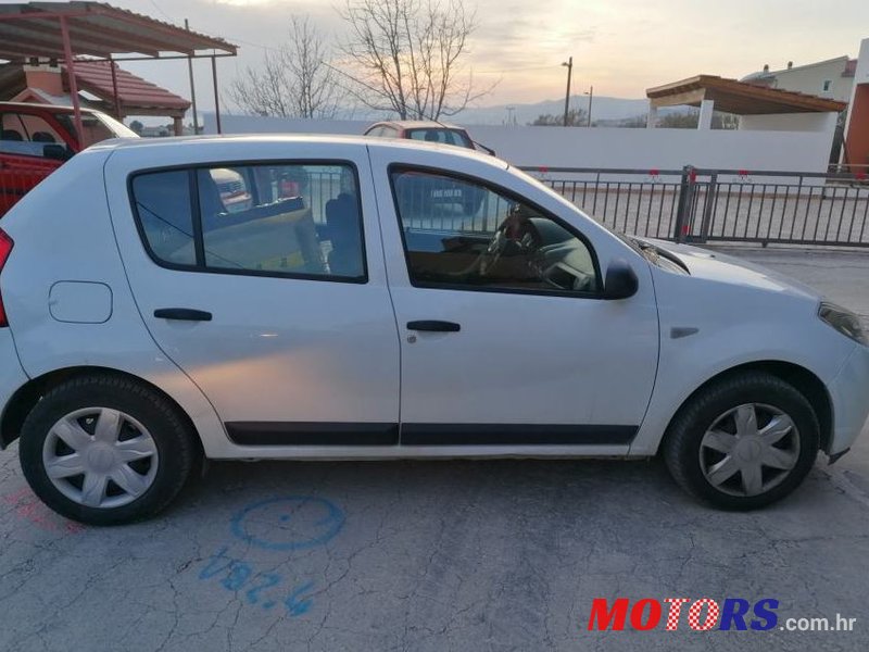 2011' Dacia Sandero 1,4 photo #1