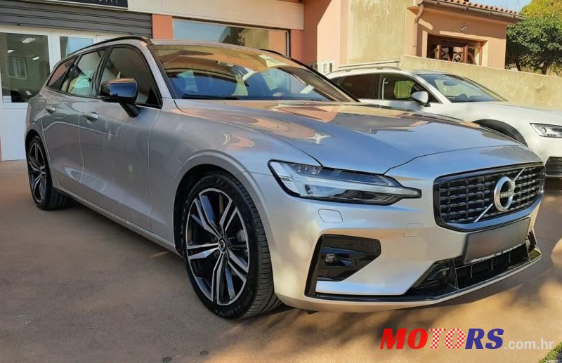 2021' Volvo V60 D4 R-Design photo #2