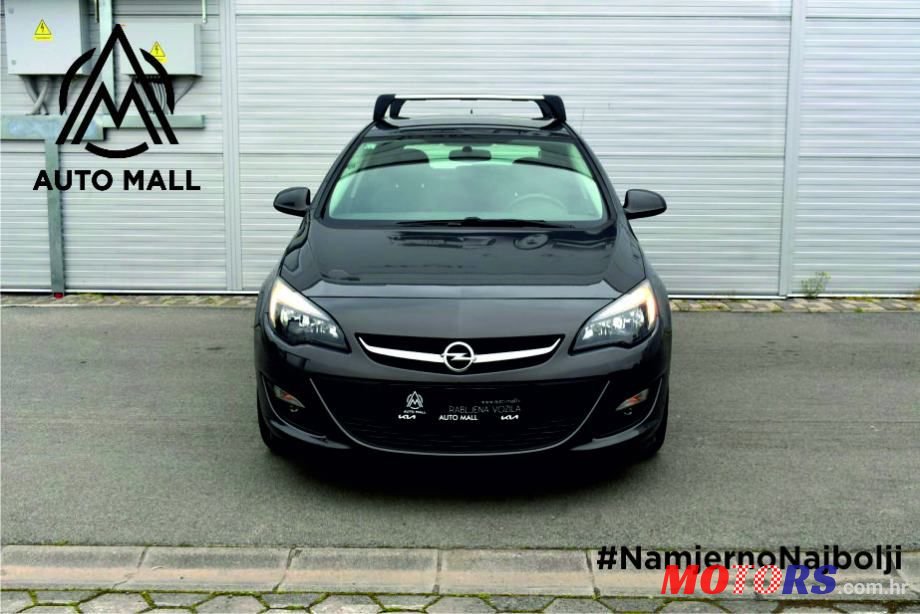 2014' Opel Astra photo #1