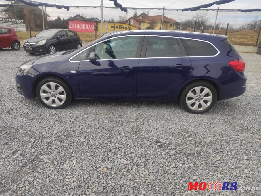 2015' Opel Astra Karavan photo #3