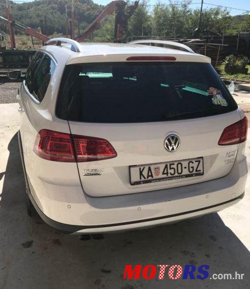 2012' Volkswagen Passat photo #2