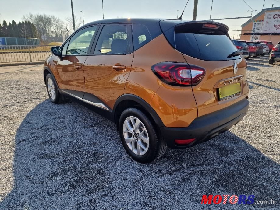 2019' Renault Captur Tce photo #3