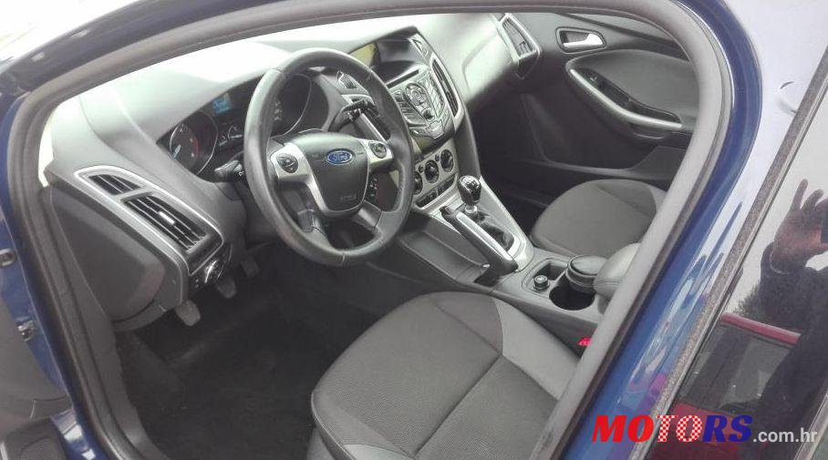 2012' Ford Focus Karavan photo #4