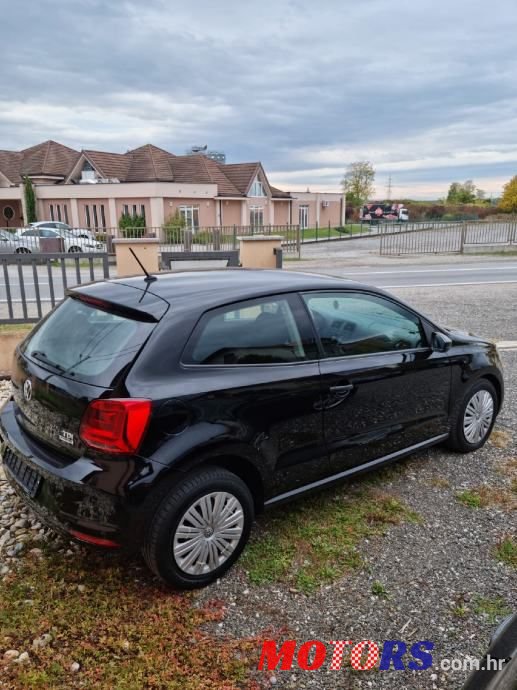 2015' Volkswagen Polo photo #1