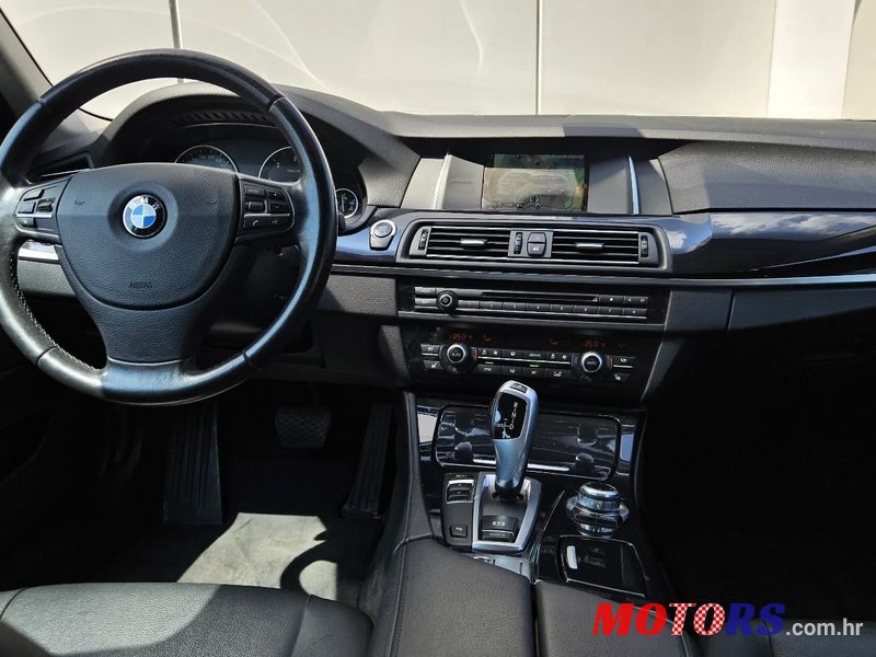 2016' BMW Serija 5 520D photo #5