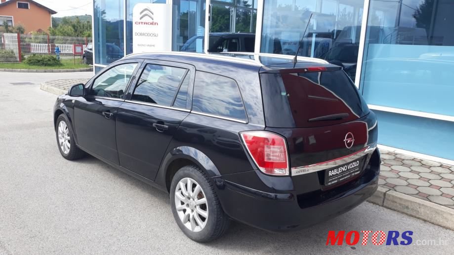 2012' Opel Astra Karavan photo #5