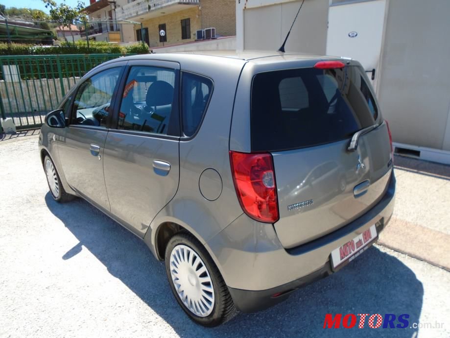 2010' Mitsubishi Colt 1,1 photo #3