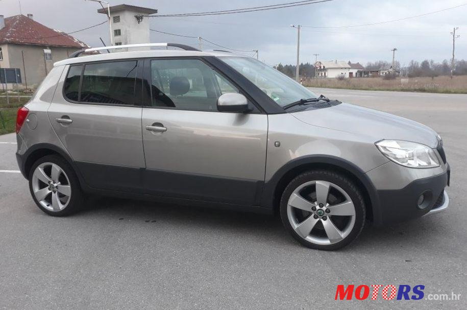 2011' Skoda Fabia 1,6 Tdi photo #1