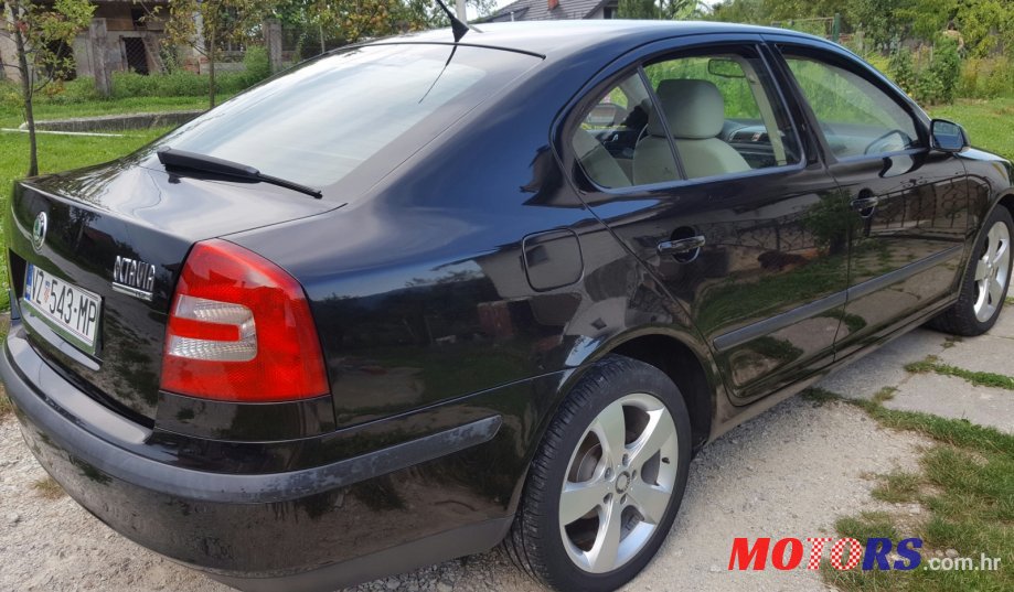 2005' Skoda Octavia photo #2