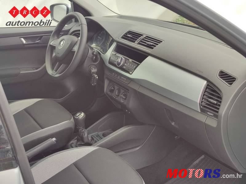 2016' Skoda Fabia photo #5