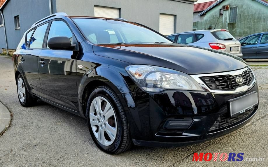 2010' Kia Ceed Sportswagon photo #1