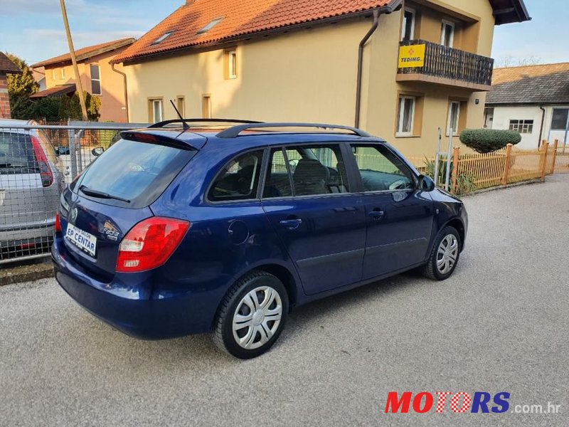 2011' Skoda Fabia Combi photo #6