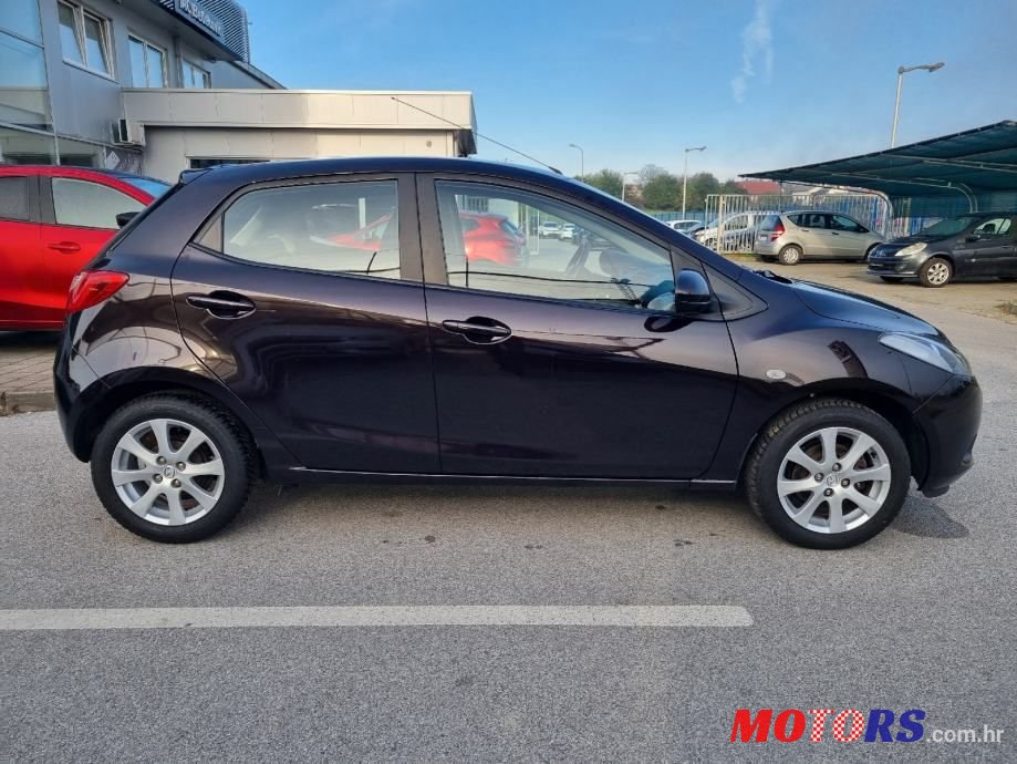 2009' Mazda 2 1,3 I Te photo #4