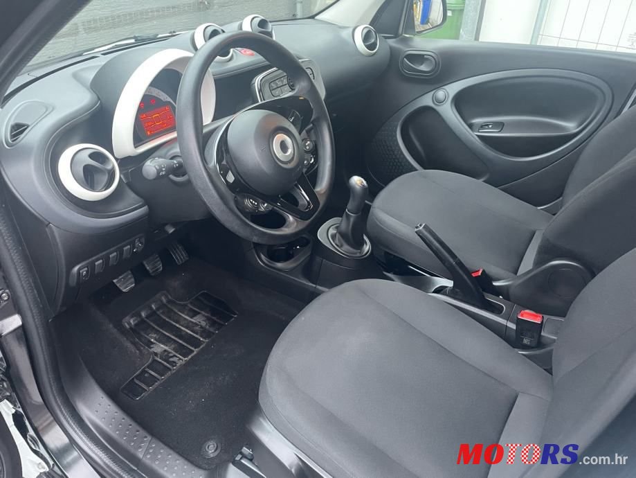 2019' Smart Forfour photo #5