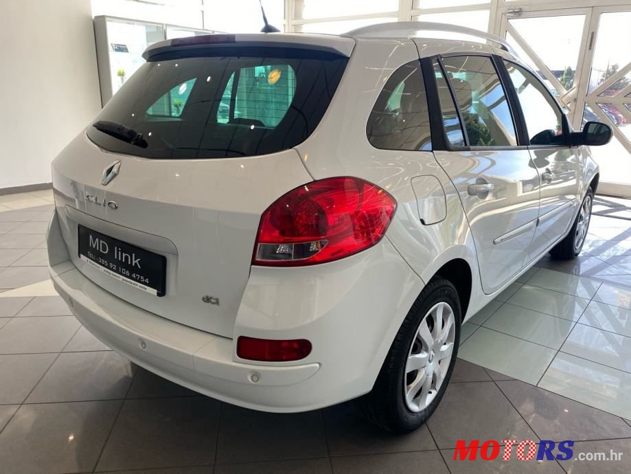 2011' Renault Clio photo #2