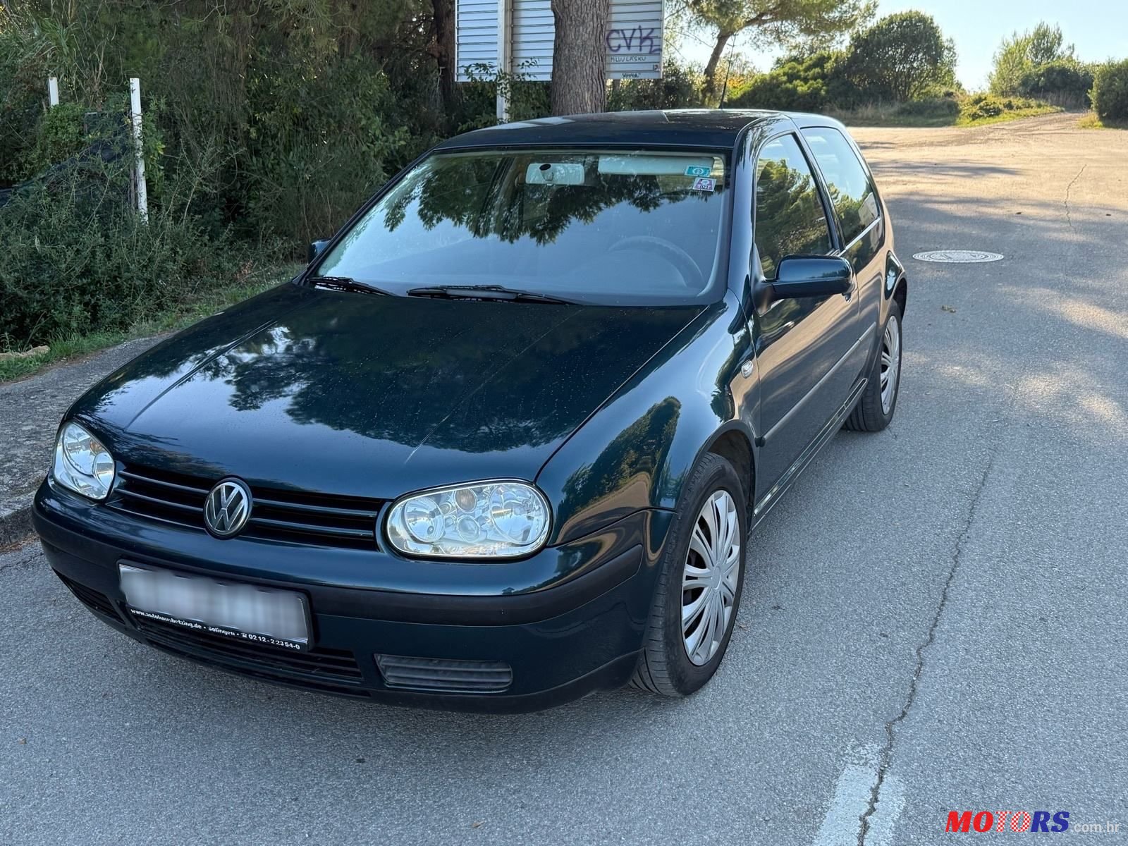 2002' Volkswagen Golf IV 1,6 photo #1