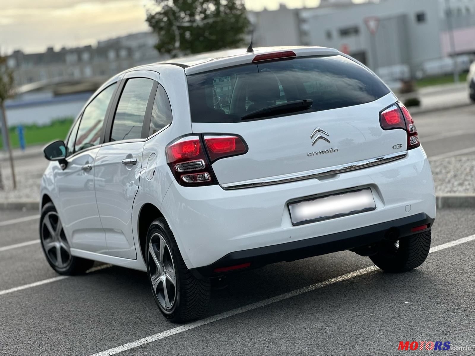 2016' Citroen C3 1.2 Puretech photo #6