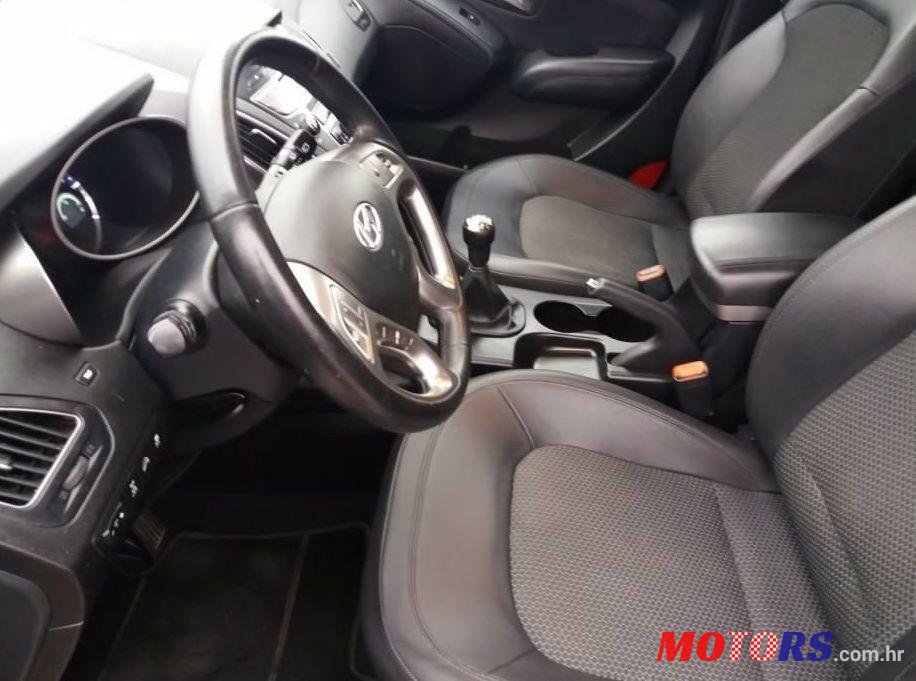 2011' Hyundai ix35 2,0 photo #1