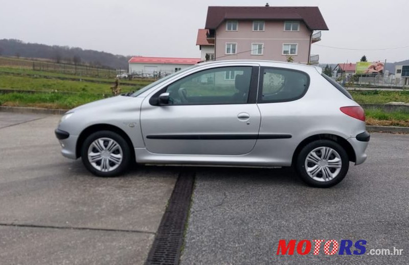 2005' Peugeot 206 photo #2