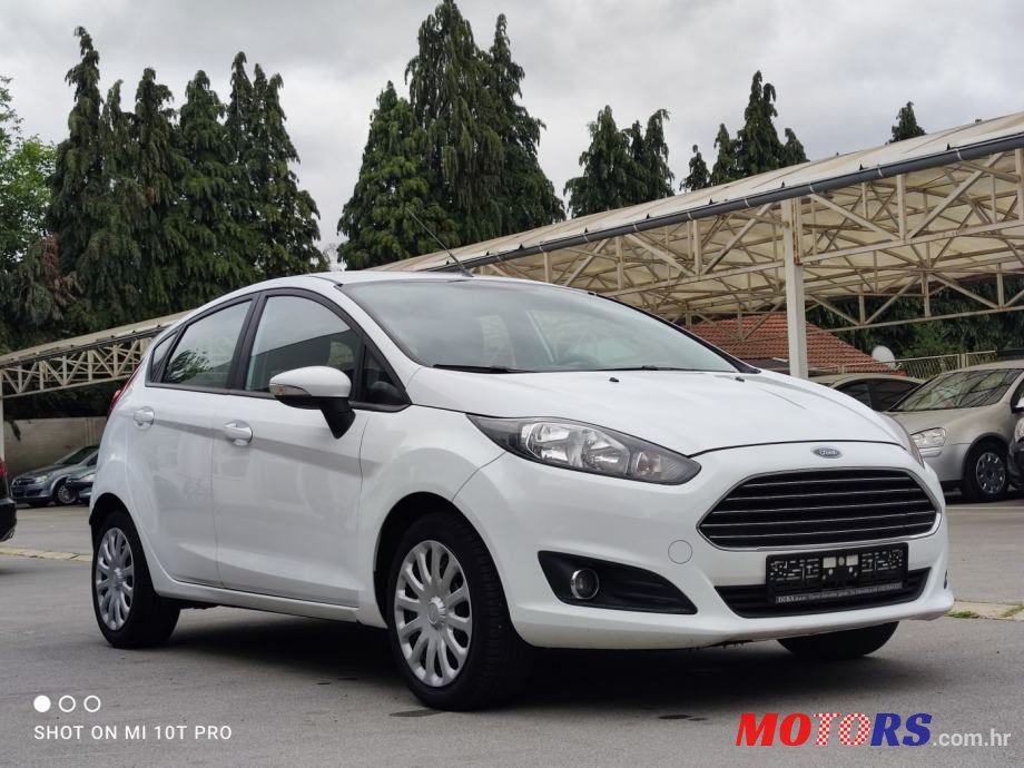 2015' Ford Fiesta photo #4