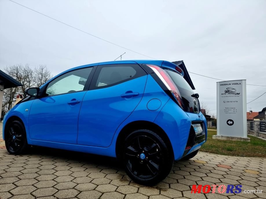 2015' Toyota Aygo 1,0 Vvt-I X photo #6