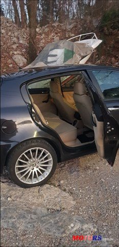 2006' Alfa Romeo 147 photo #2