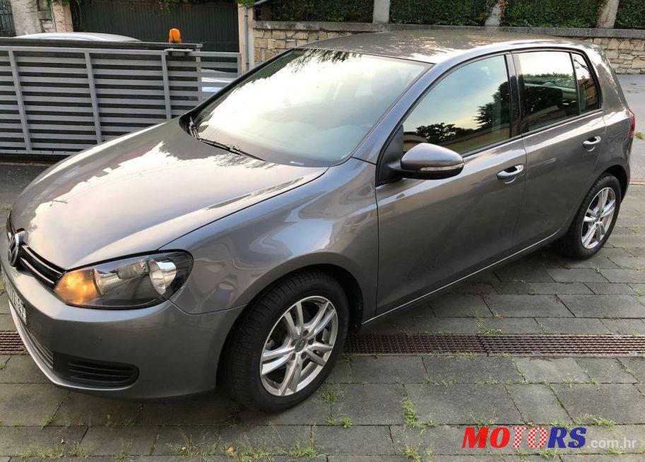 2010' Volkswagen Golf VI 1,6 Tdi photo #1