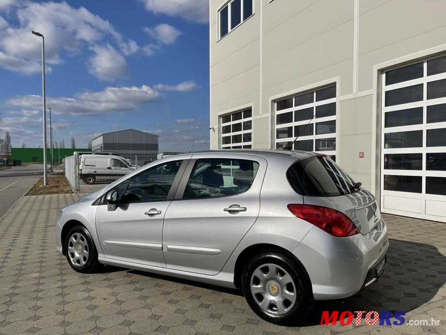 2013' Peugeot 308 1,6 E-Hdi photo #1