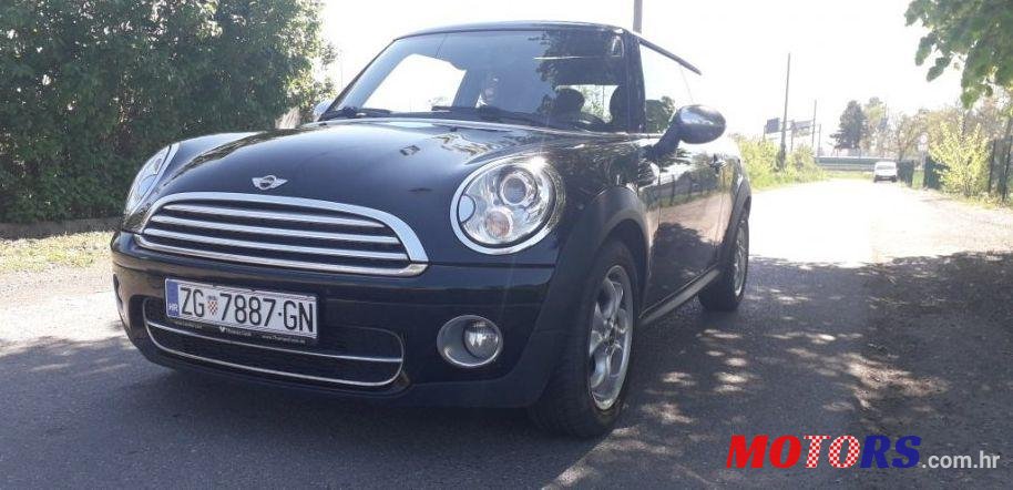 2009' MINI Cooper Cooper D photo #2