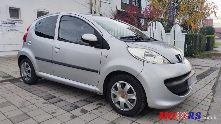 2007' Peugeot 107 1,0 photo #1