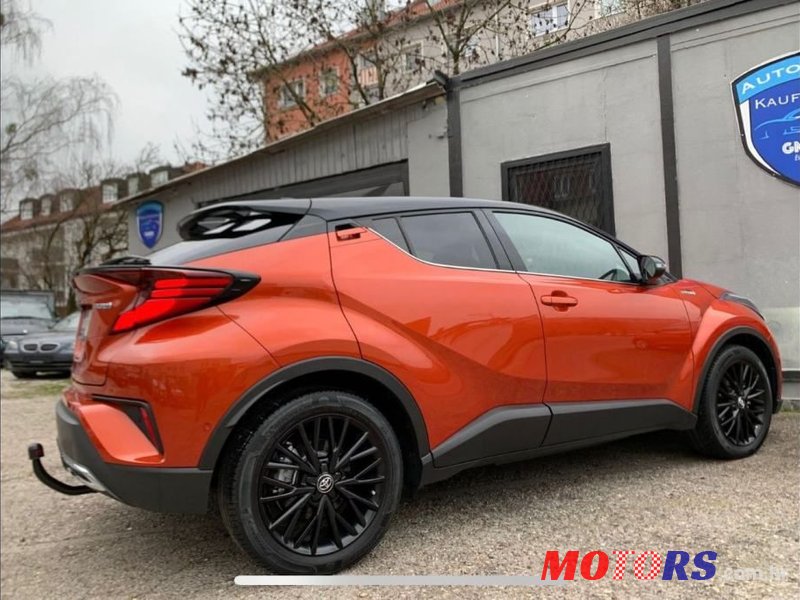 2020' Toyota C-HR 2,0 photo #2