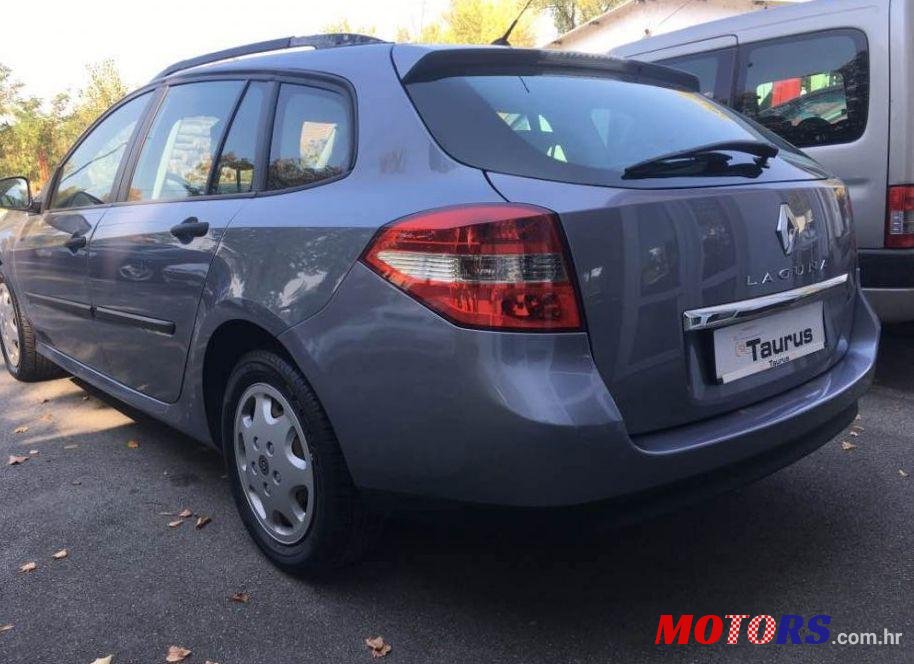 2008' Renault Laguna Grandtour photo #1