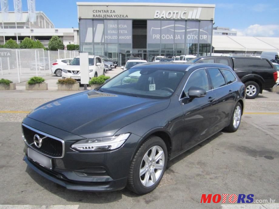 2018' Volvo V90 D3 Momentum photo #1