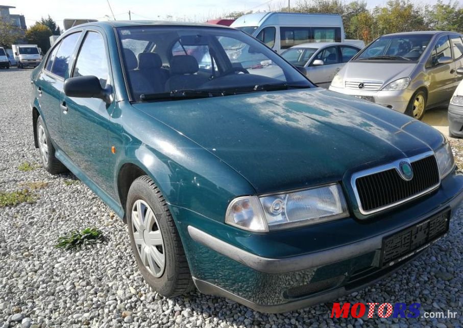 1999' Skoda Octavia 1,6 Lx photo #1