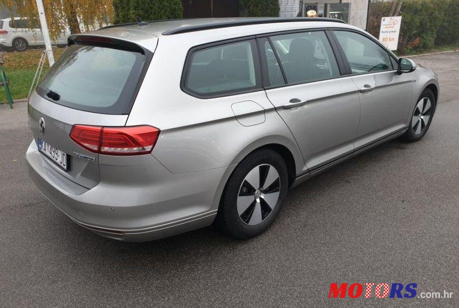 2016' Volkswagen Passat Variant 1,6 Tdi photo #1