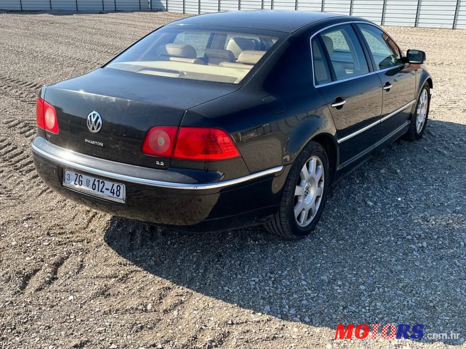 2004' Volkswagen Phaeton 3,2 V6 photo #4