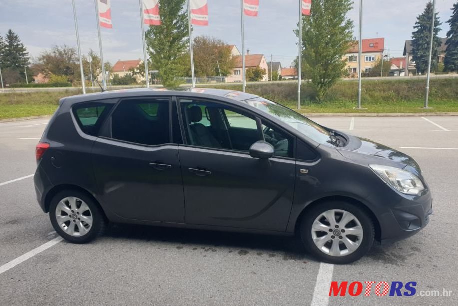 2010' Opel Meriva 1,3 Cdti photo #1