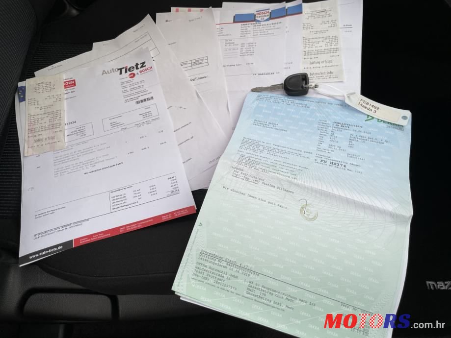 2011' Mazda 3 Sport photo #5