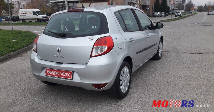 2010' Renault Clio 1,5 Dci photo #1